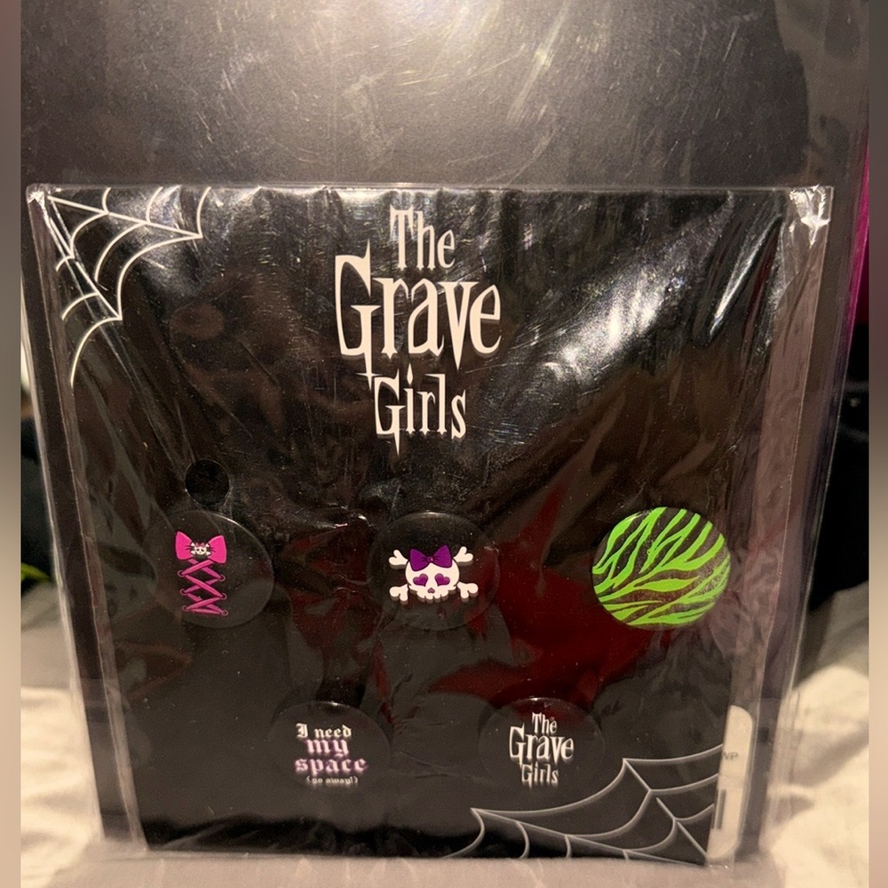 Save n Bundle! Dolls Kill The Grave Girls 5 Pins NWT